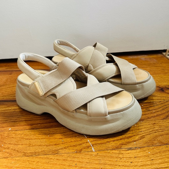 VAGABOND BEIGE CHUNKY SANDALS - Picture 3 of 7